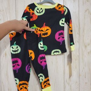 Hyde & Eek Glow in the dark Colorful Pumpkin Pajama Set 18M